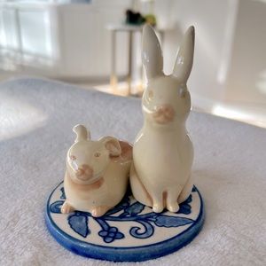 🐇Vintage Nikko Woodbury Bunny
Salt and Pepper Shakers (no base)